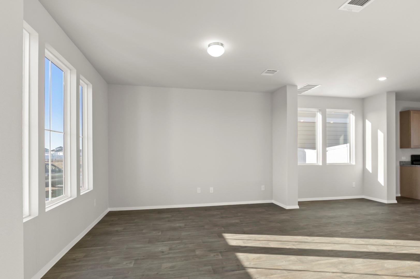 127 Summer Dr, Elgin, TX 78621