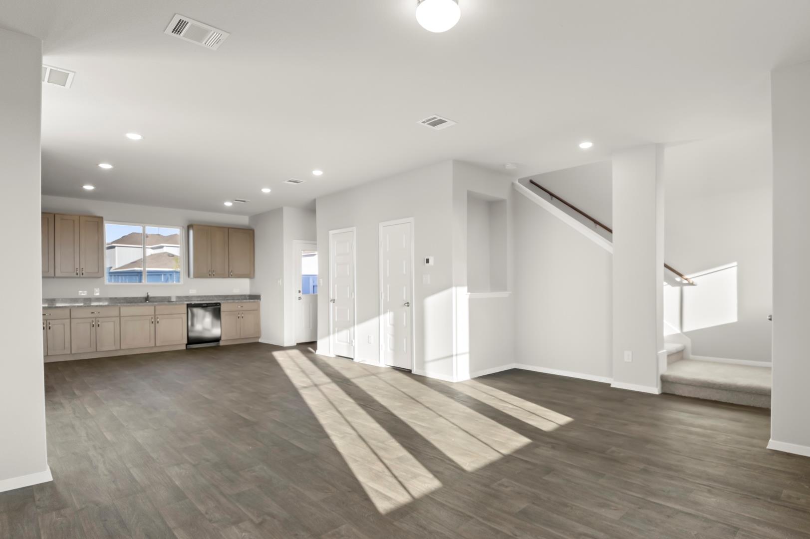 127 Summer Dr, Elgin, TX 78621