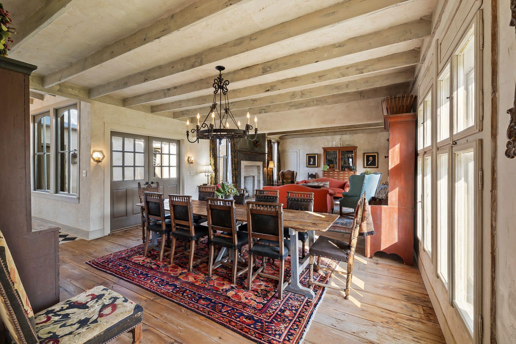 700 Northwood Hills Dr, Fredericksburg, TX 78624