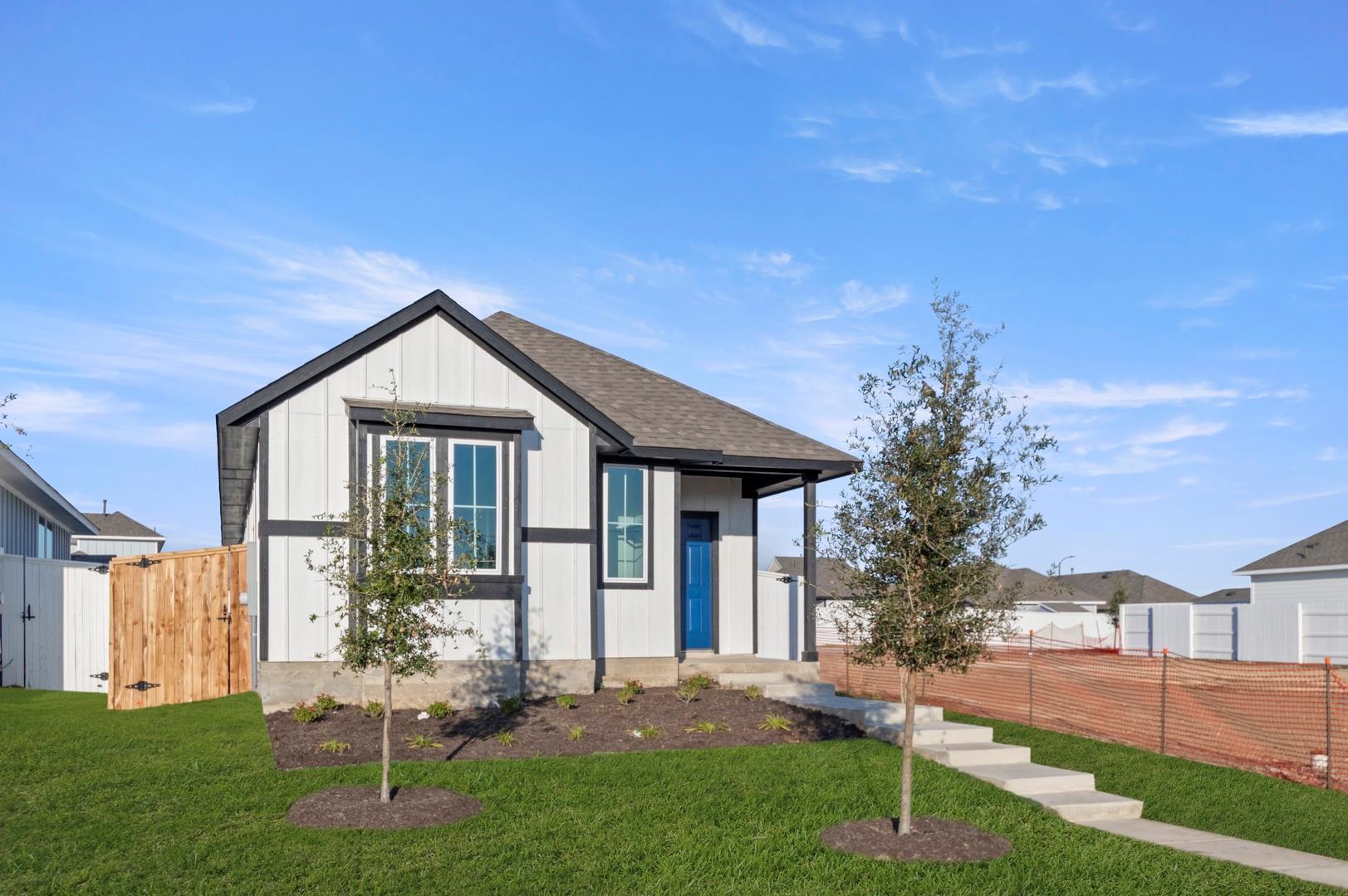 131 Summer Dr, Elgin, TX 78621