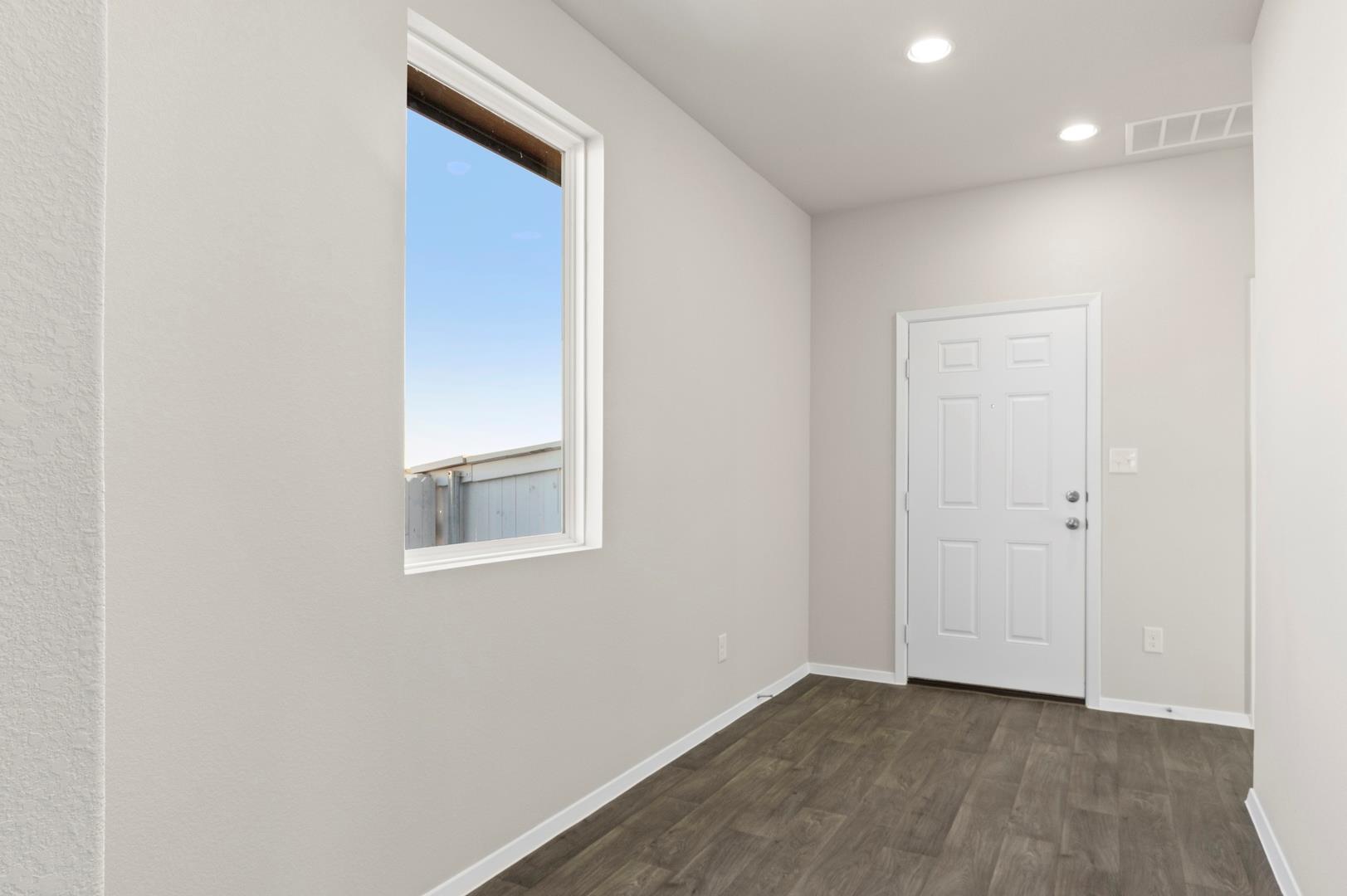 131 Summer Dr, Elgin, TX 78621