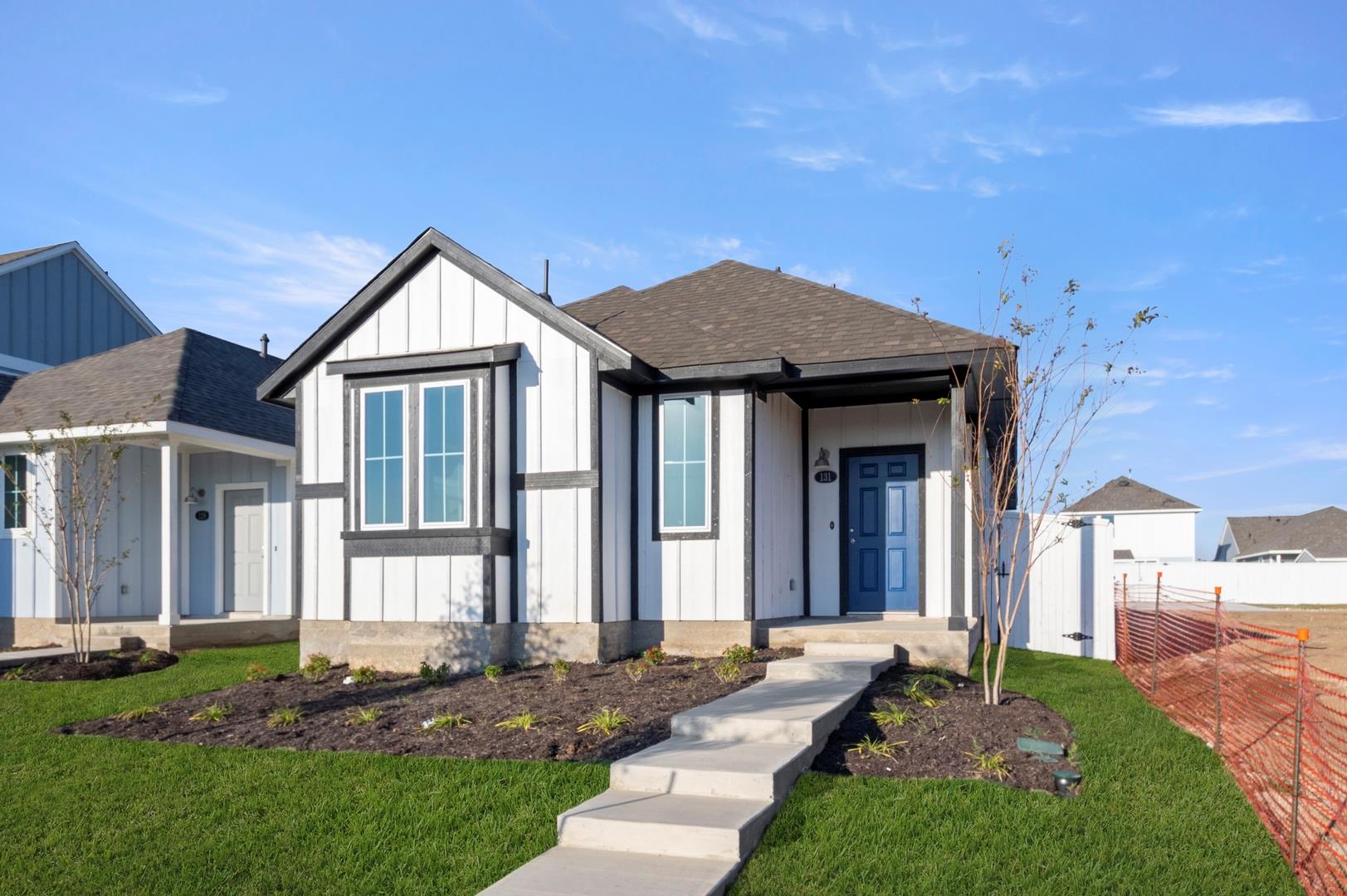 131 Summer Dr, Elgin, TX 78621