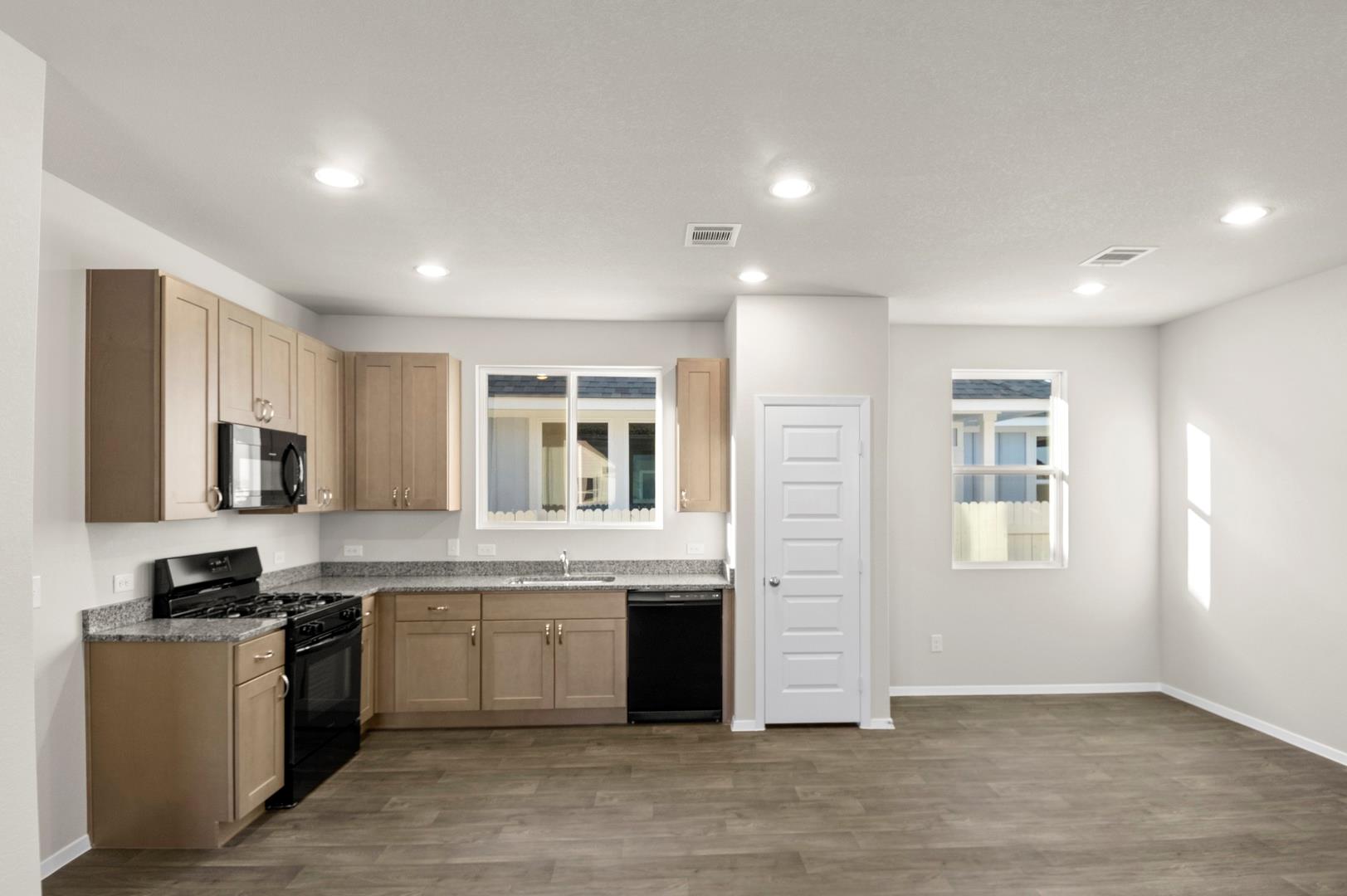 131 Summer Dr, Elgin, TX 78621