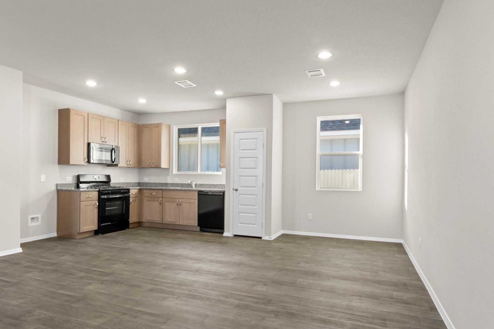 131 Summer Dr, Elgin, TX 78621