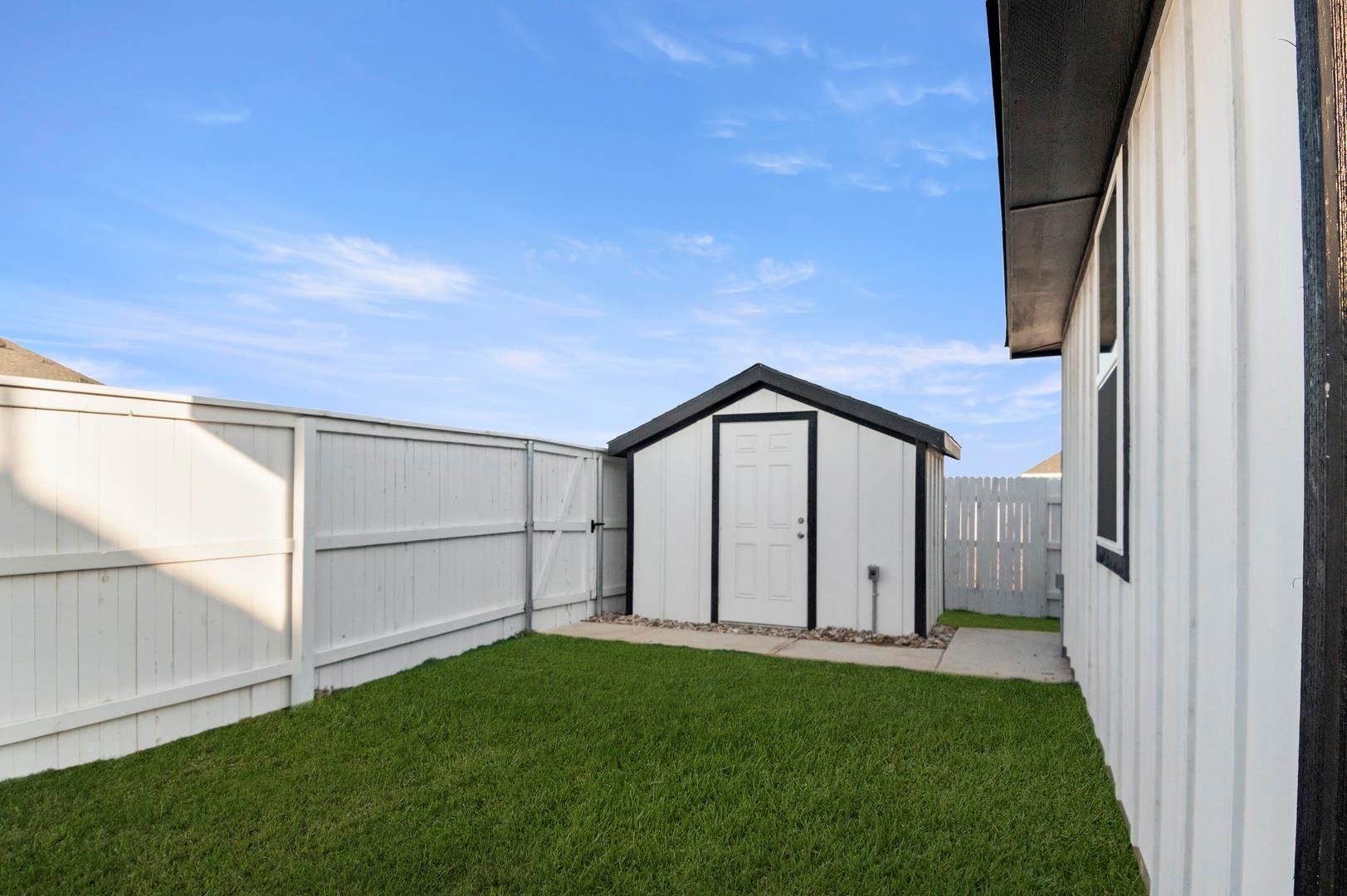 131 Summer Dr, Elgin, TX 78621