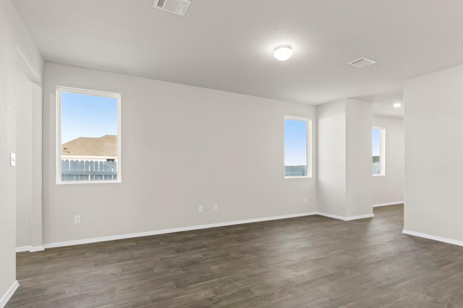 131 Summer Dr, Elgin, TX 78621