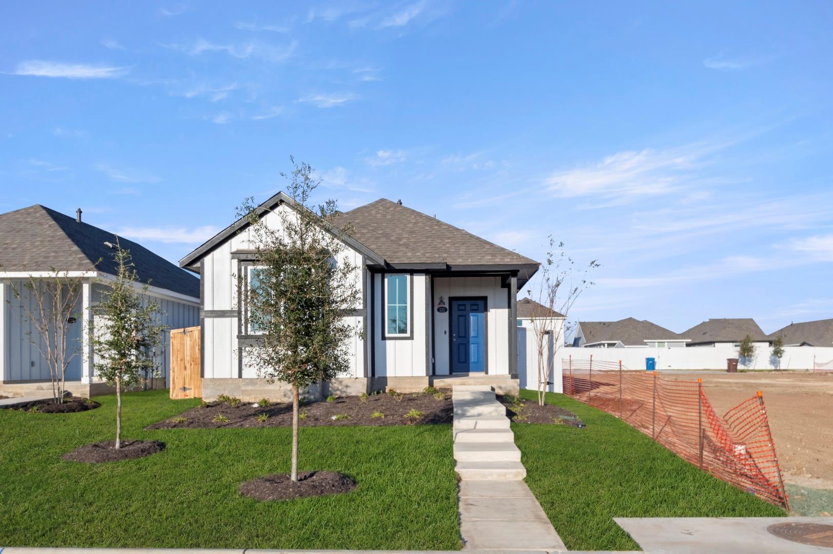 131 Summer Dr, Elgin, TX 78621