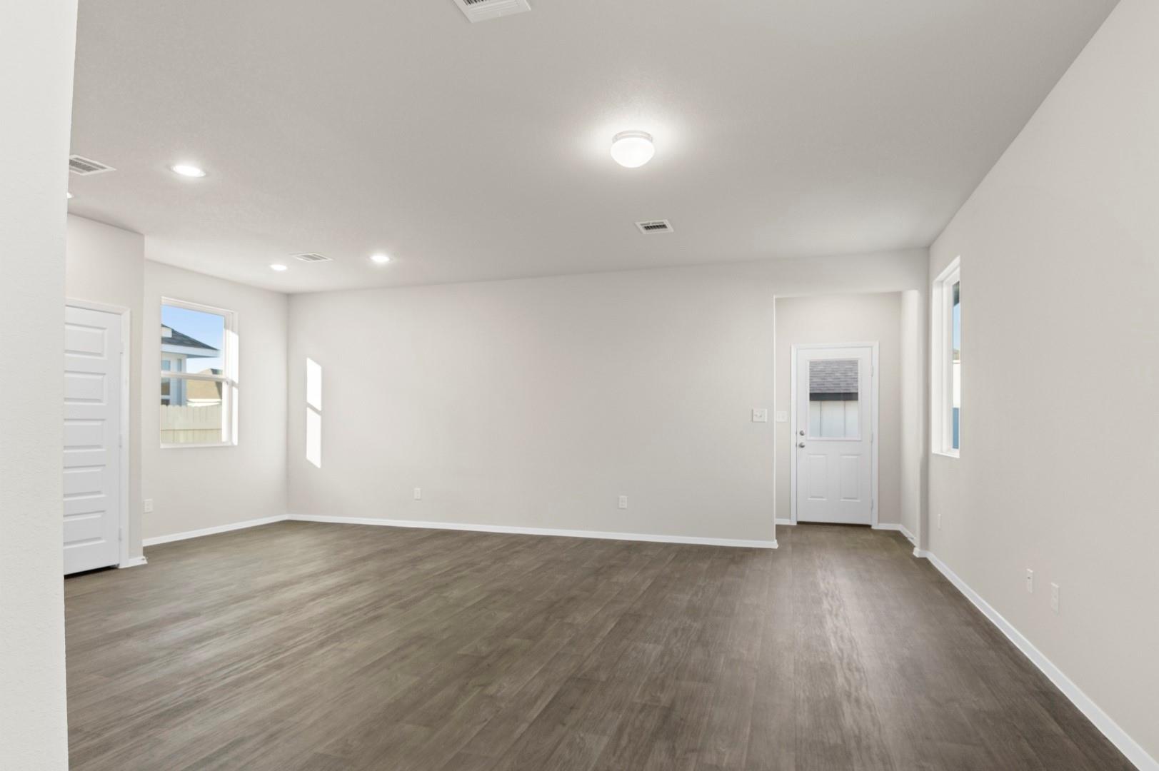 131 Summer Dr, Elgin, TX 78621