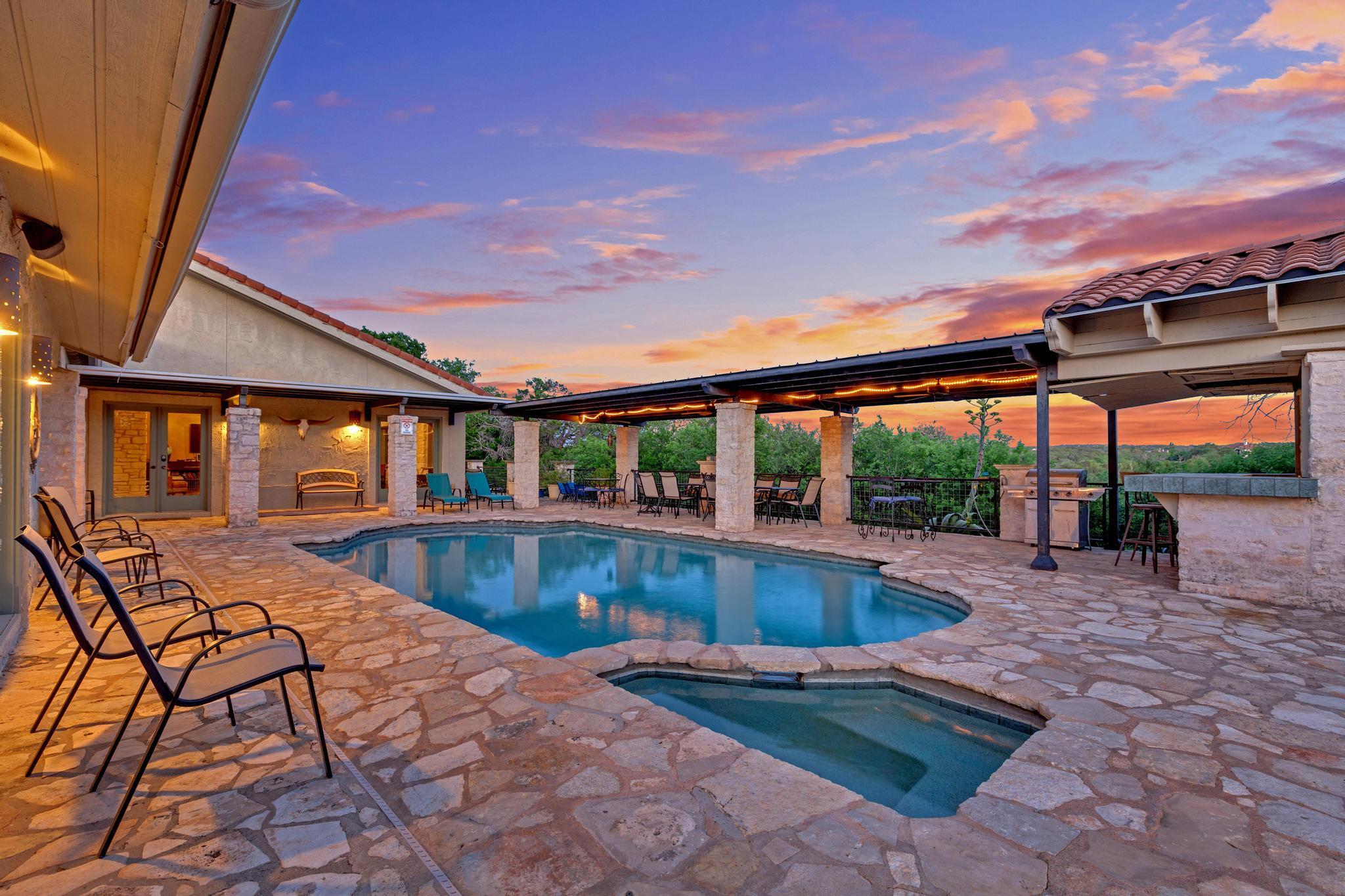25242 Paleface Lake Dr, Spicewood, TX 78669