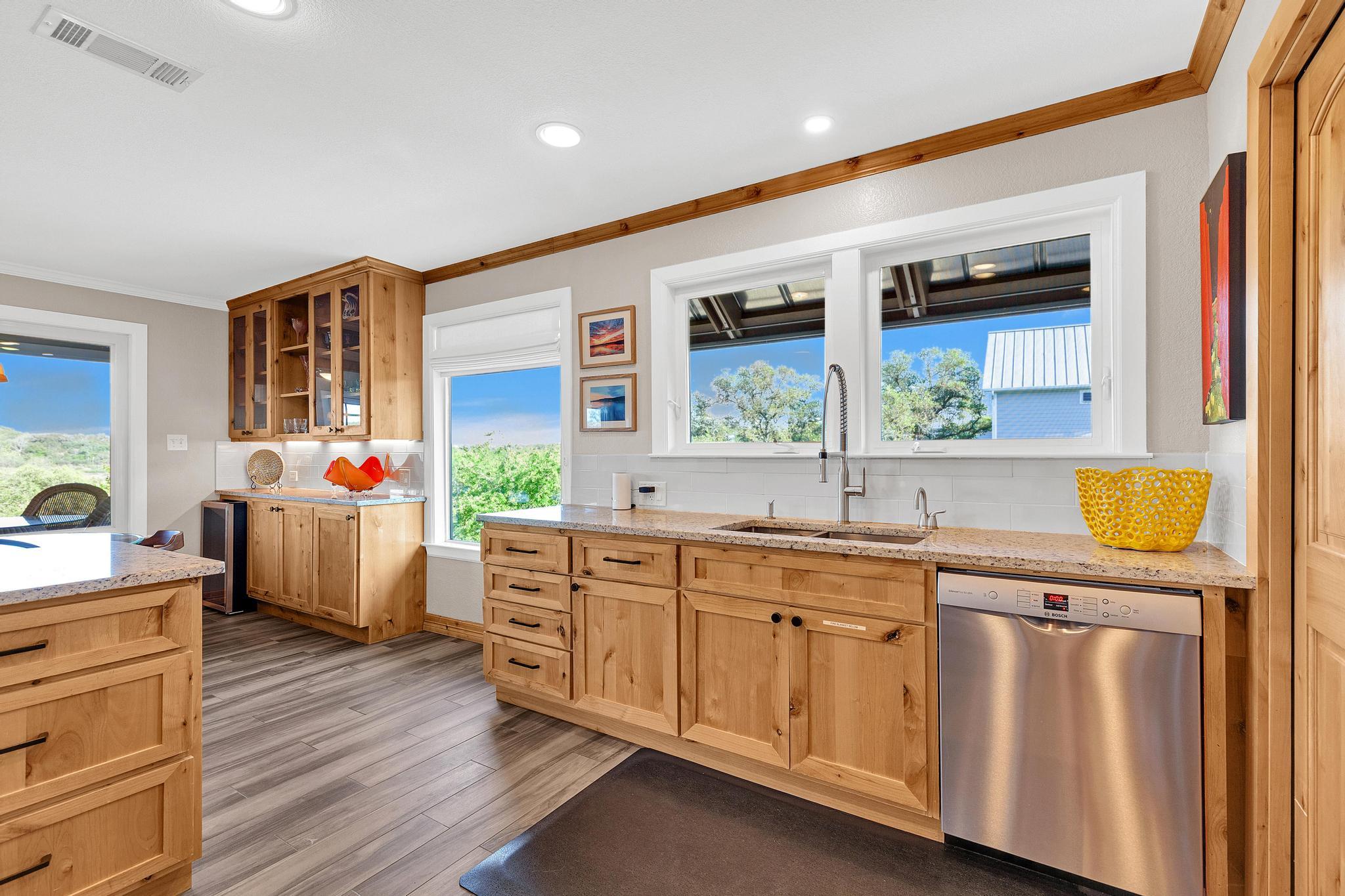 527 County Road 421A, Spicewood, TX 78669