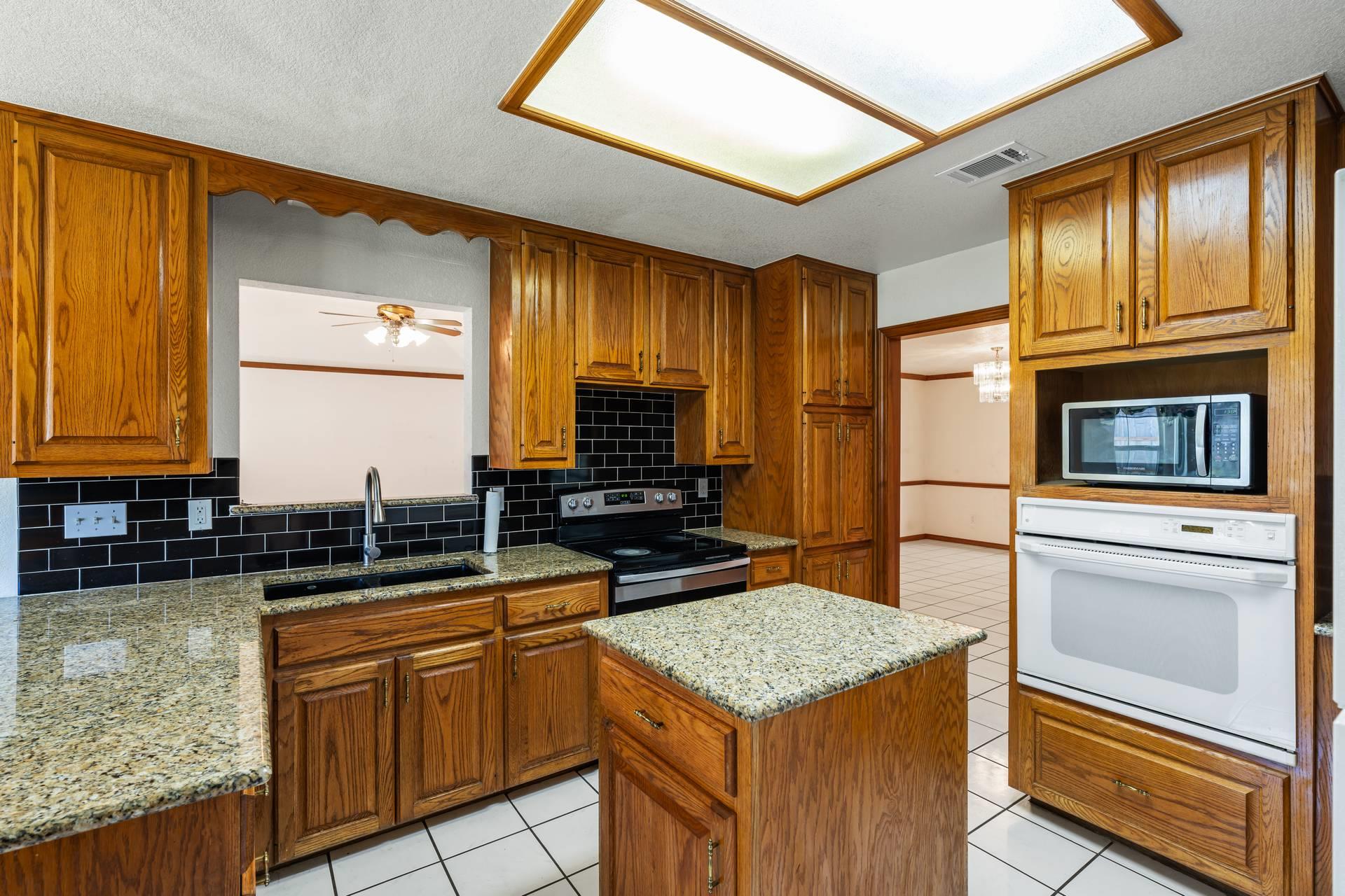 101 Oak Ridge Cir, Georgetown, TX 78628