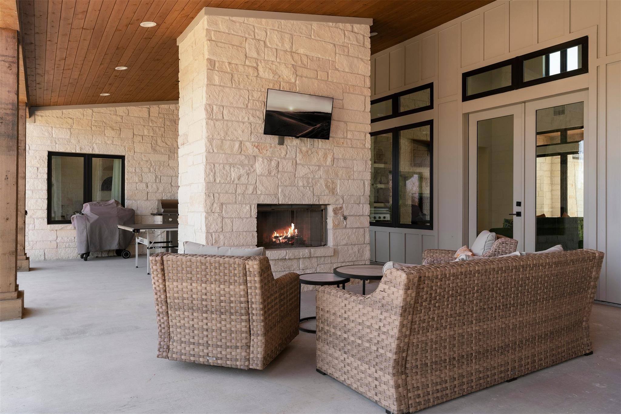 336 Mae Pt, Dripping Springs, TX 78620