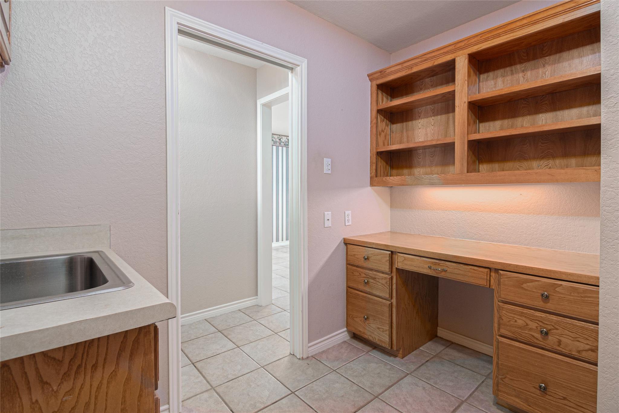 668 Sagewood Pkwy, Seguin, TX 78155