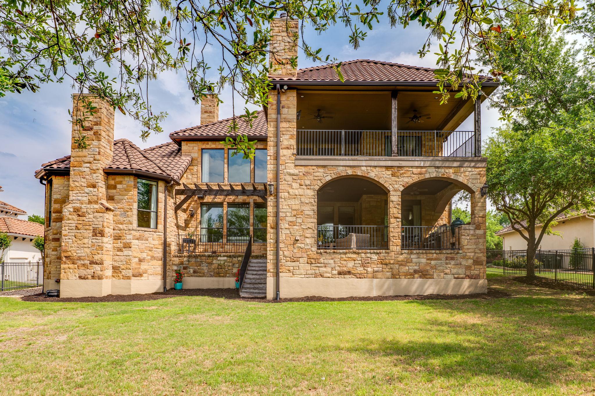 2104 University Club Dr, Austin, TX 78732