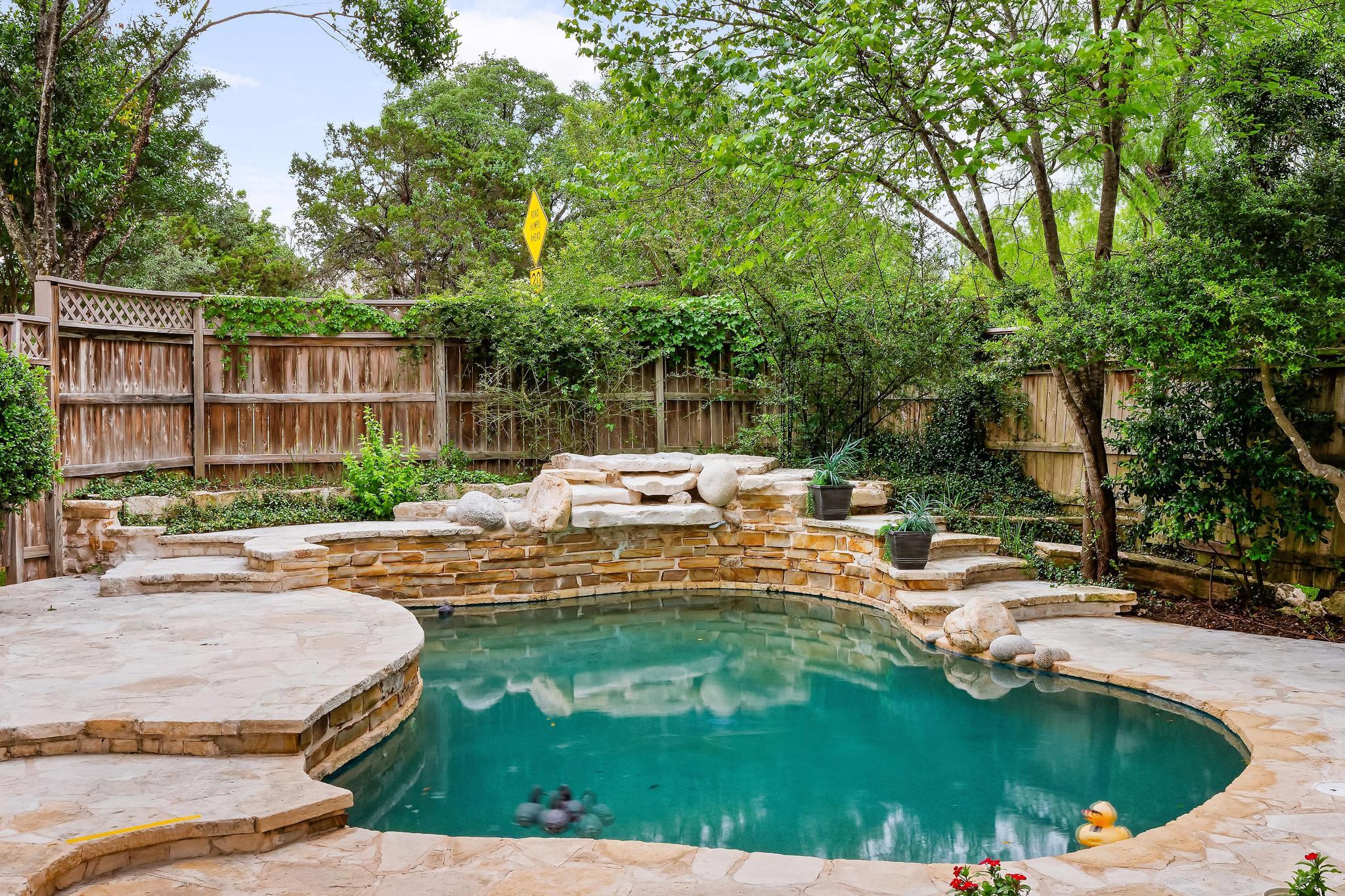 9402 Bluegrass Dr, Austin, TX 78759
