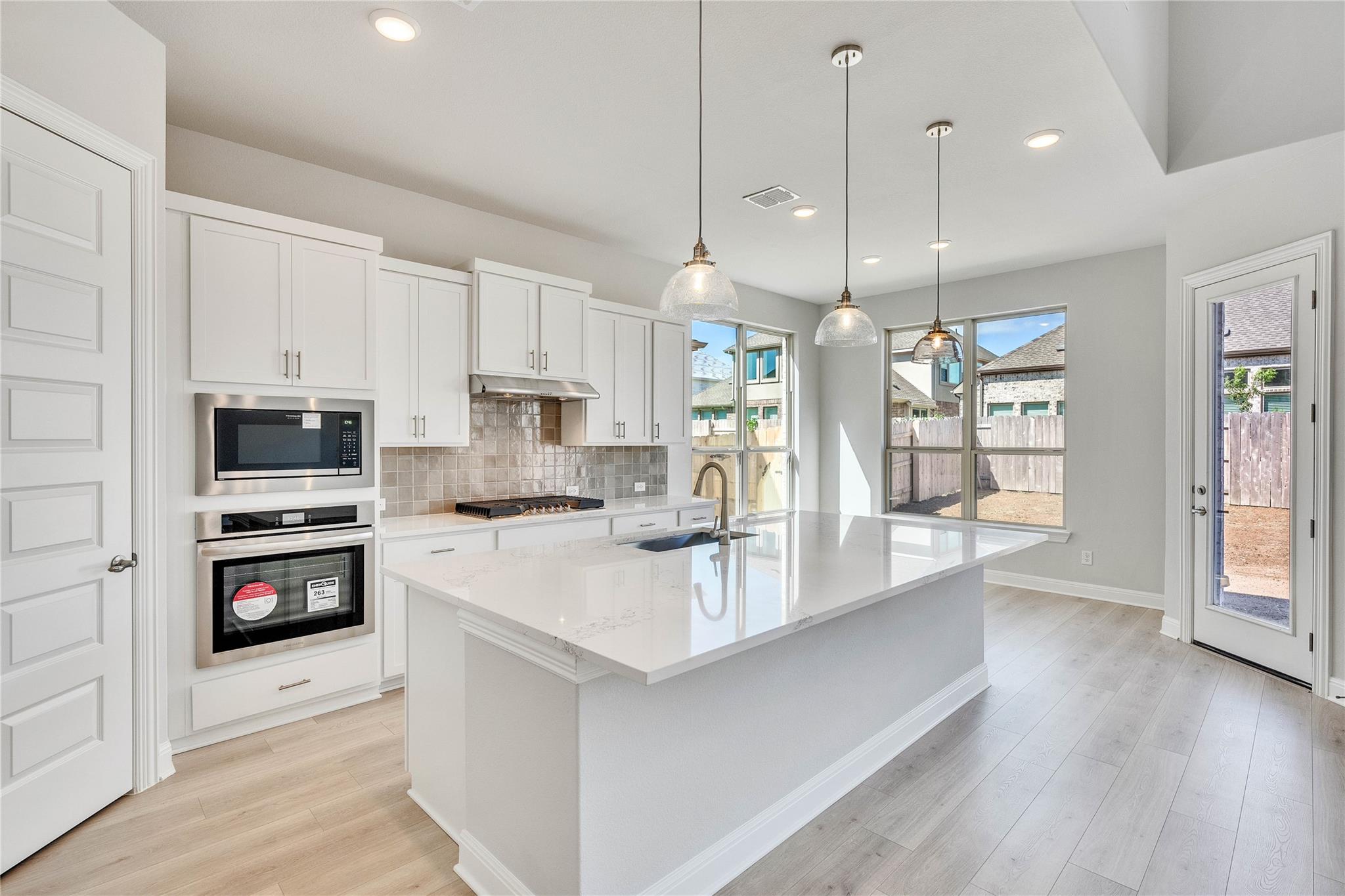 1824 Lazy Grove Bnd, Leander, TX 78641