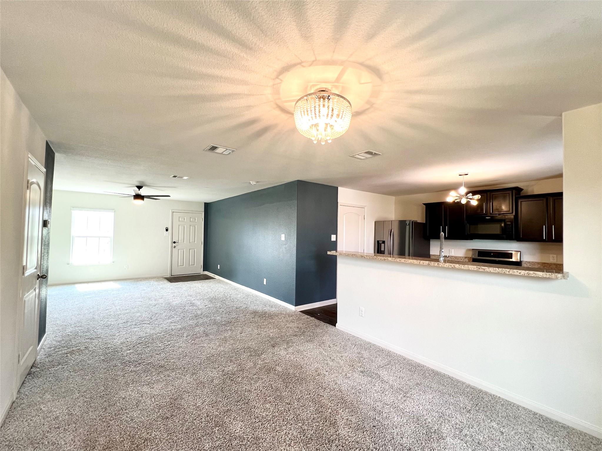 214 Wincliff Ln # 12E, Jarrell, TX 76537