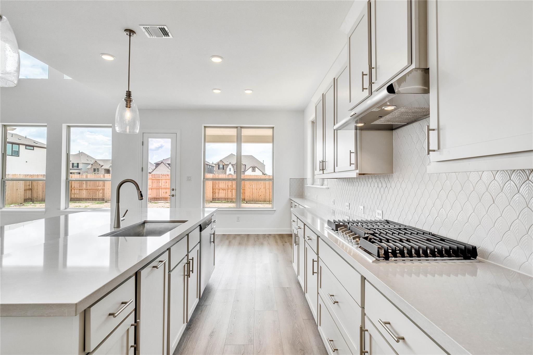 937 Sunny Ridge Dr, Leander, TX 78641