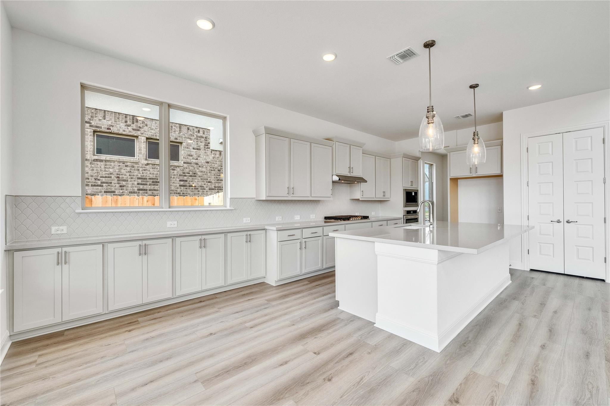 937 Sunny Ridge Dr, Leander, TX 78641