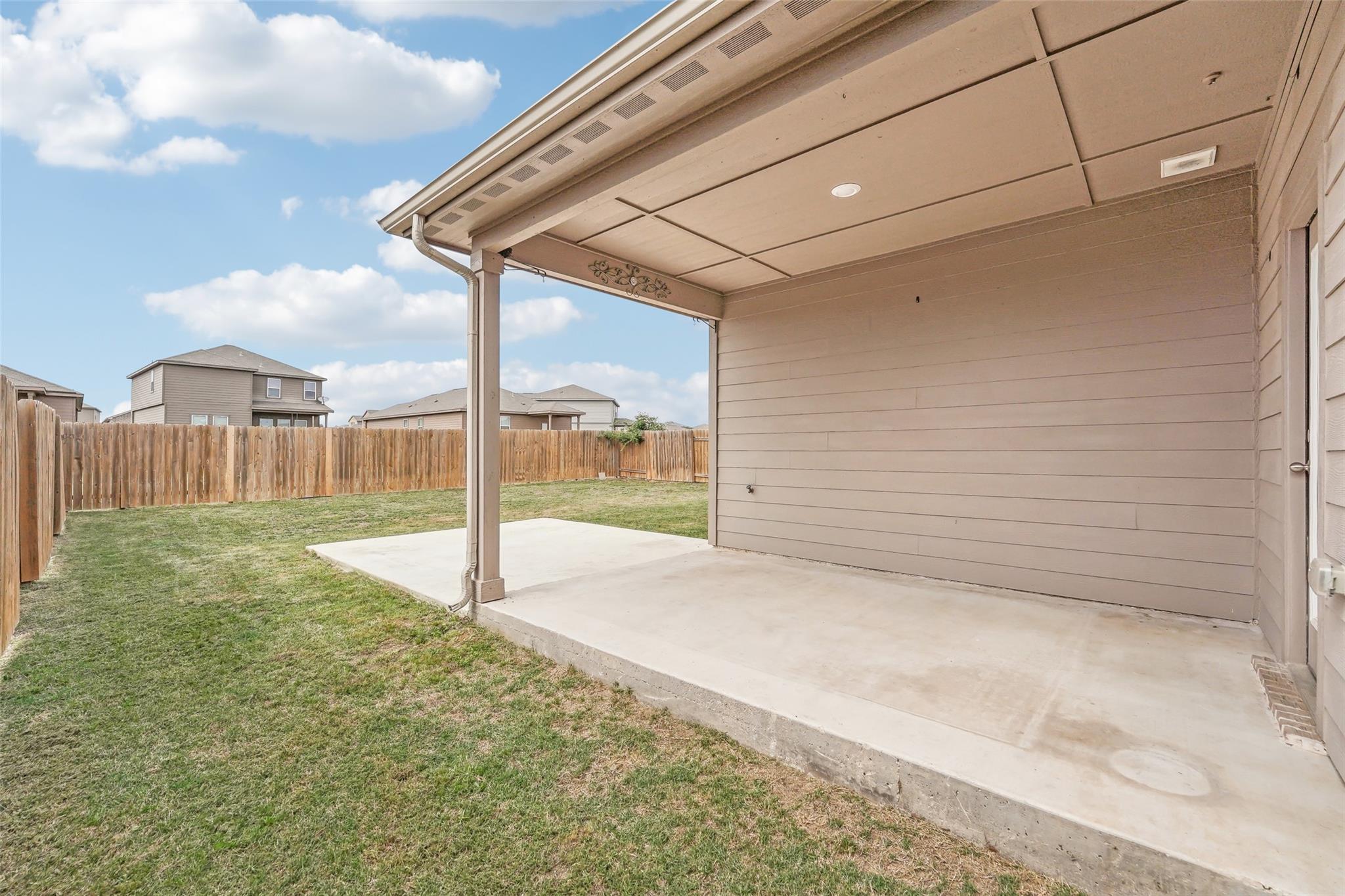 320 Freedom Park Ave, Liberty Hill, TX 78642