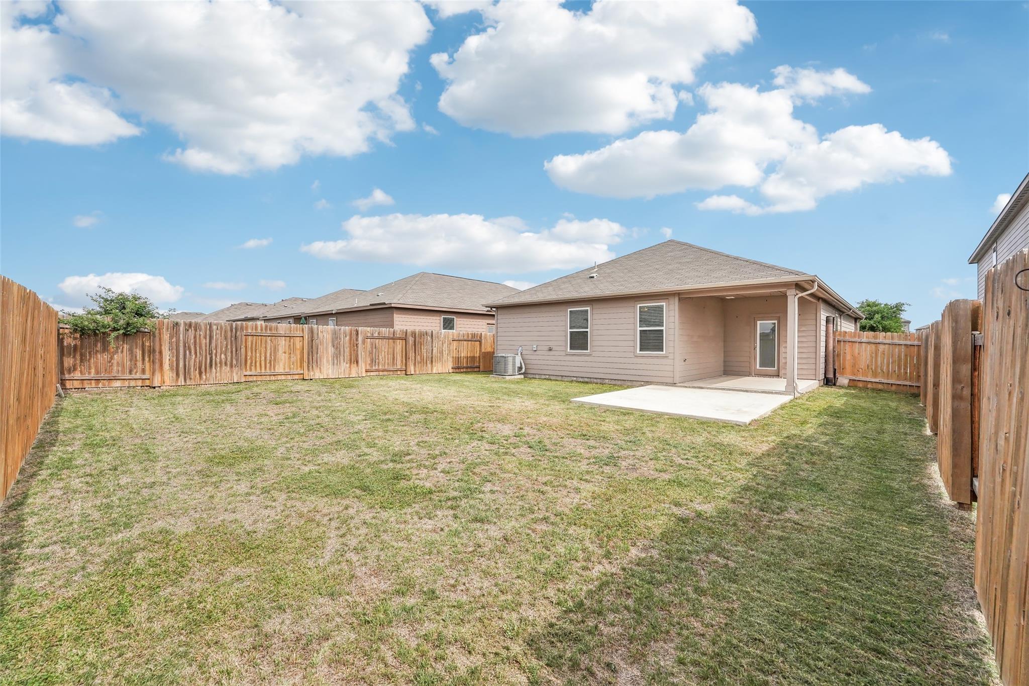 320 Freedom Park Ave, Liberty Hill, TX 78642