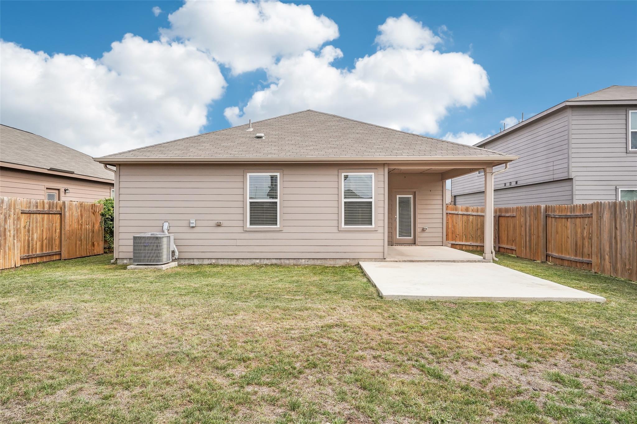 320 Freedom Park Ave, Liberty Hill, TX 78642