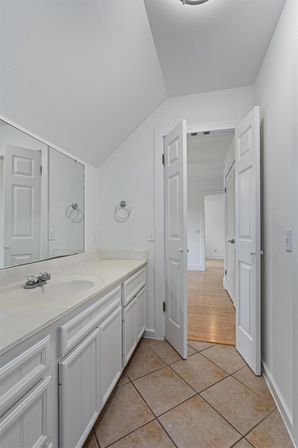 33 Long Creek Rd, Austin, TX 78737