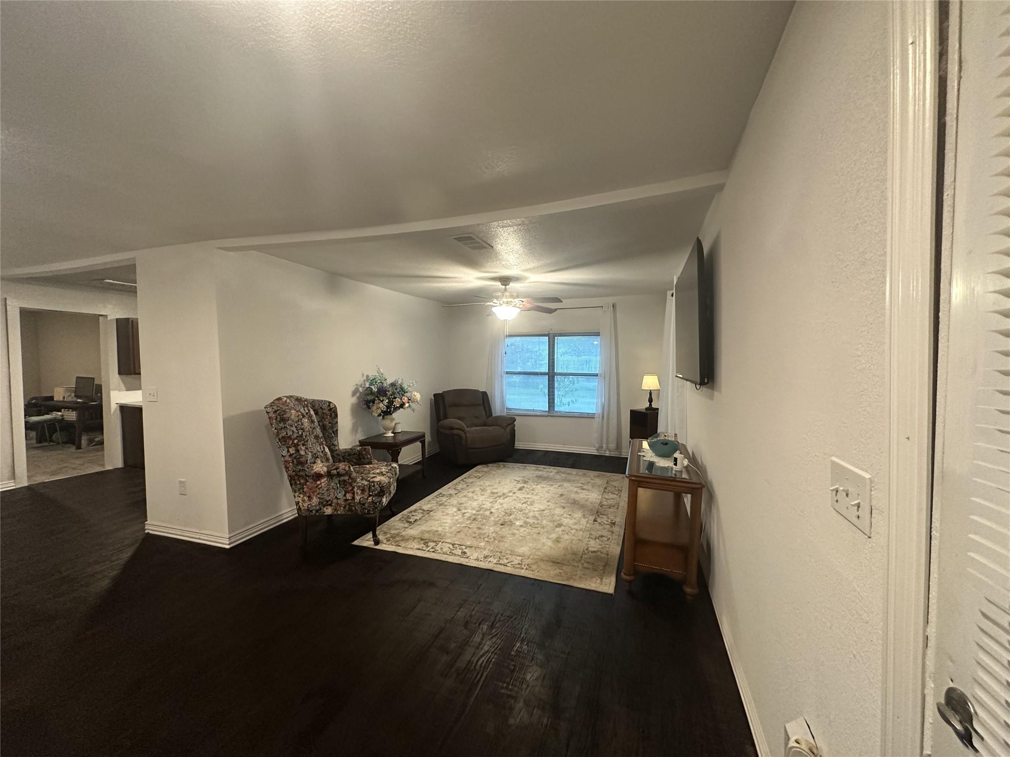 409 E Houston St, Mexia, TX 76667