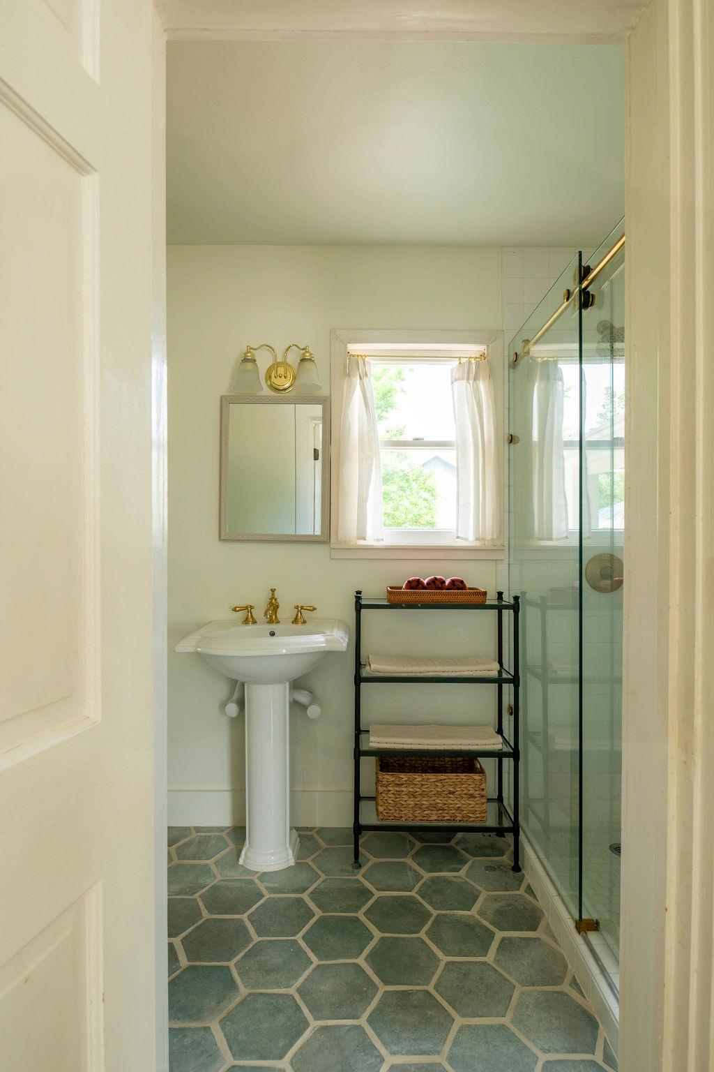 200 Bluff St, Dripping Springs, TX 78620