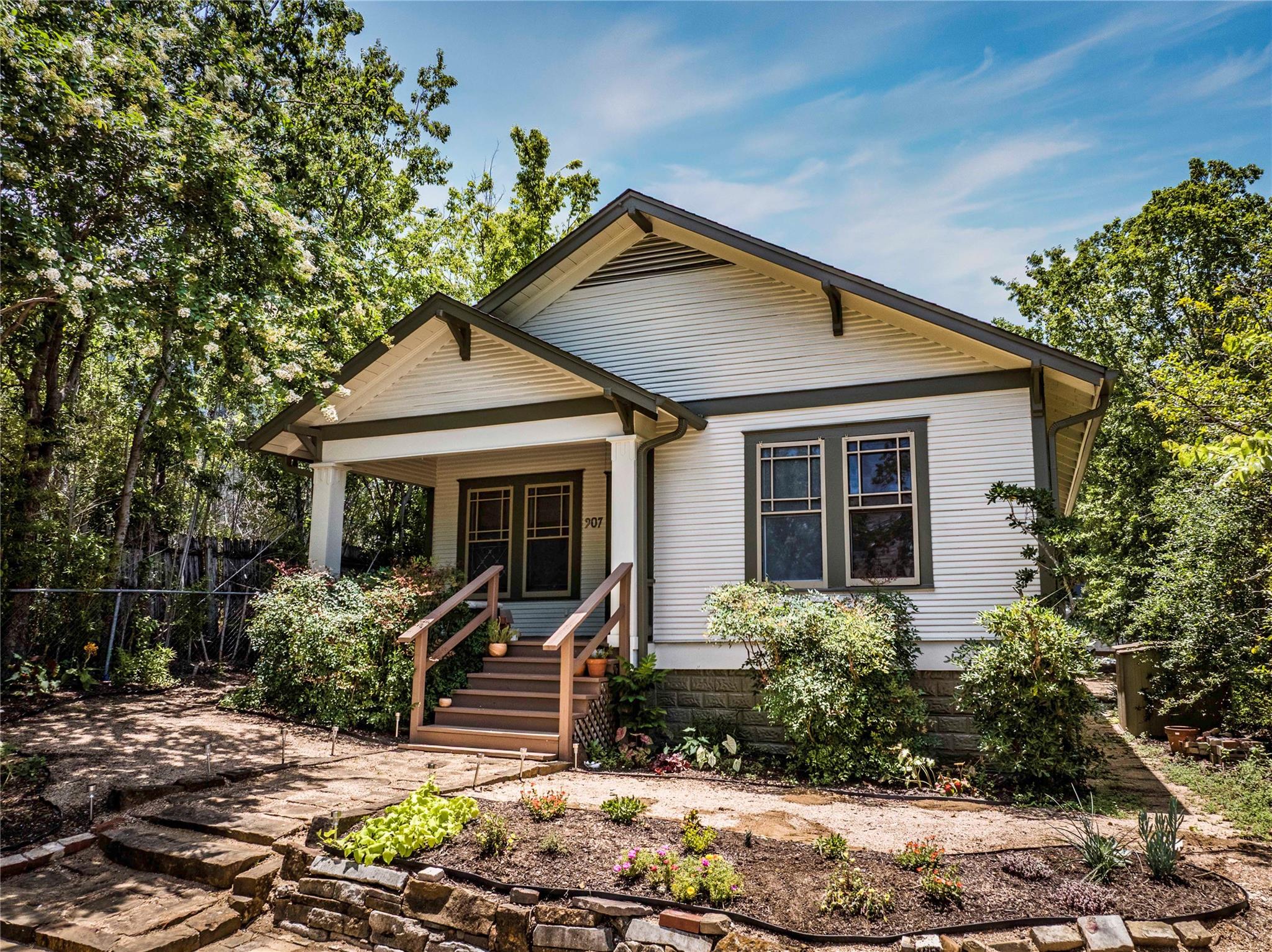 907 E 15th St, Austin, TX 78702