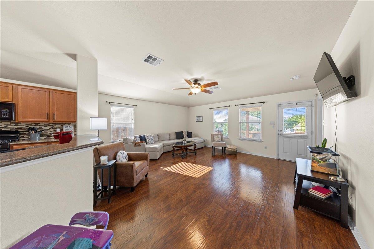 747 Reliance Dr, Buda, TX 78610