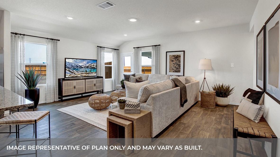 305 LAS LOMAS St, San Marcos, TX 78666