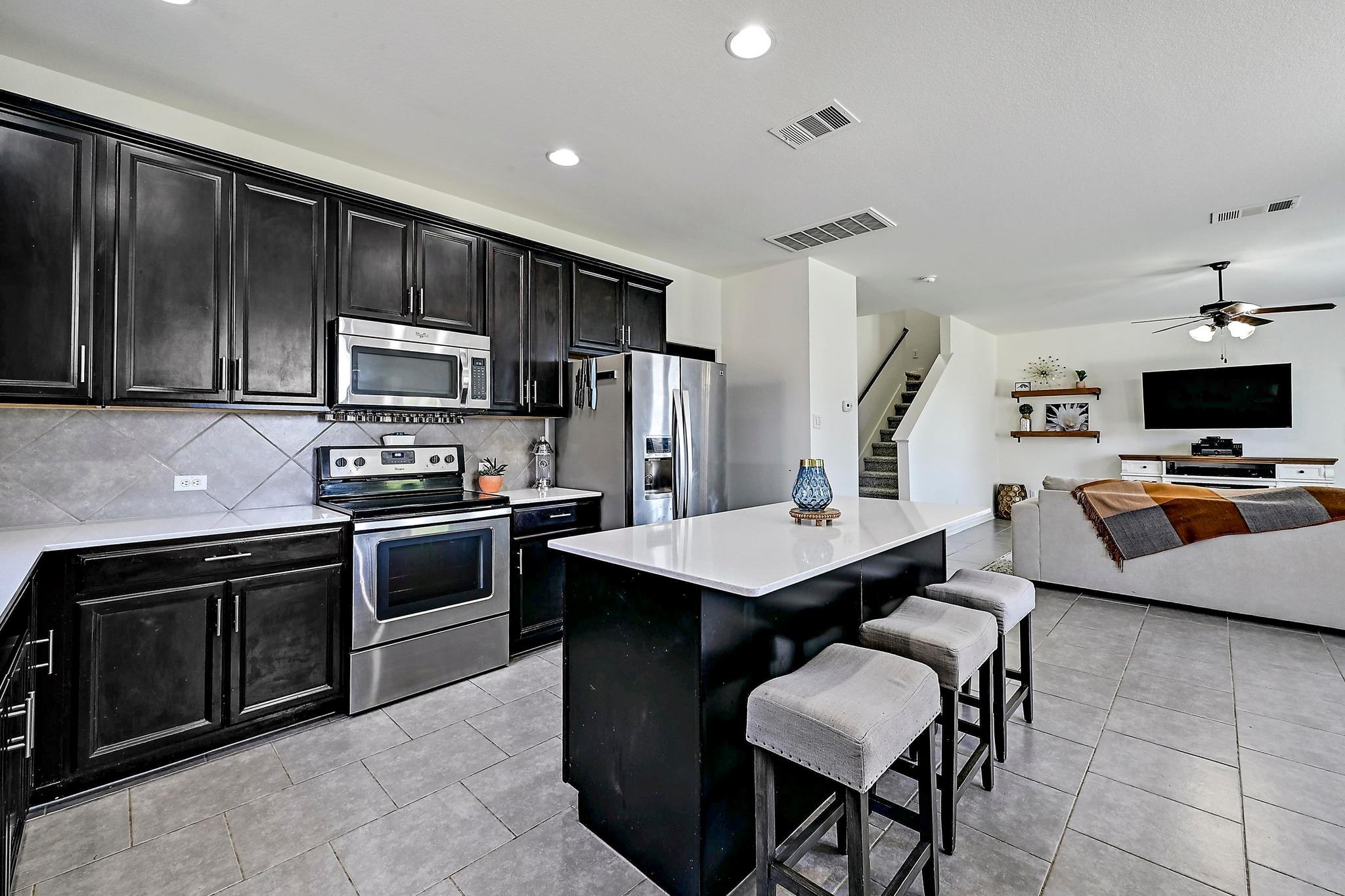 109 Thrasher Cv, Leander, TX 78641
