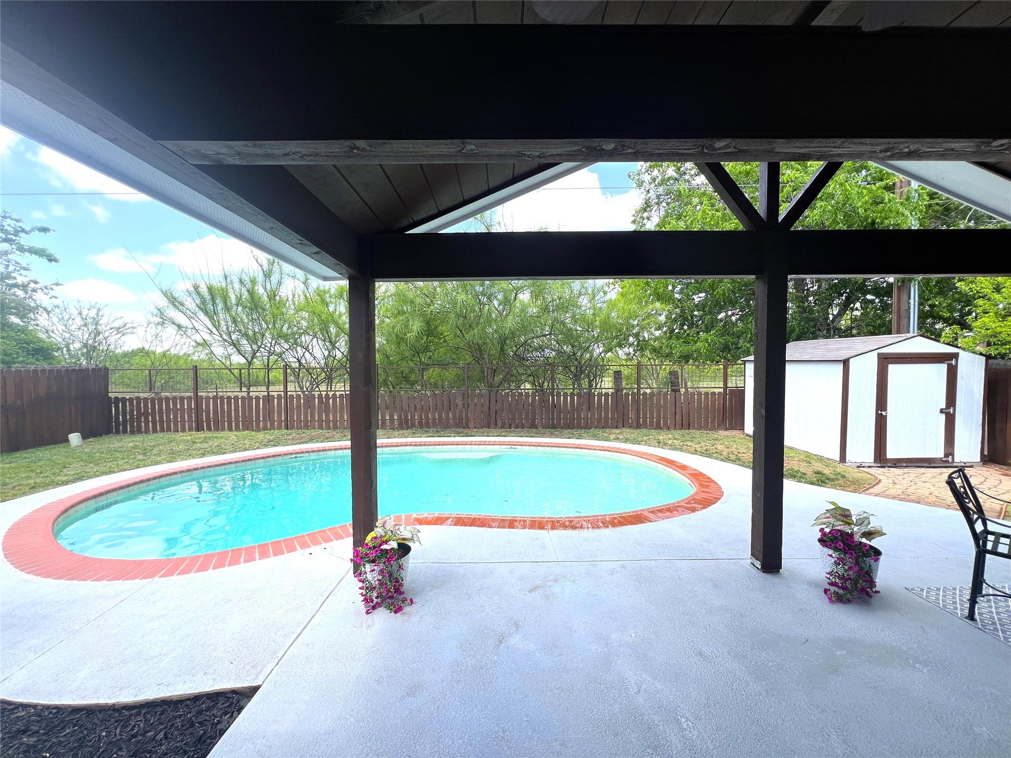 404 Patton Cv, Bastrop, TX 78602