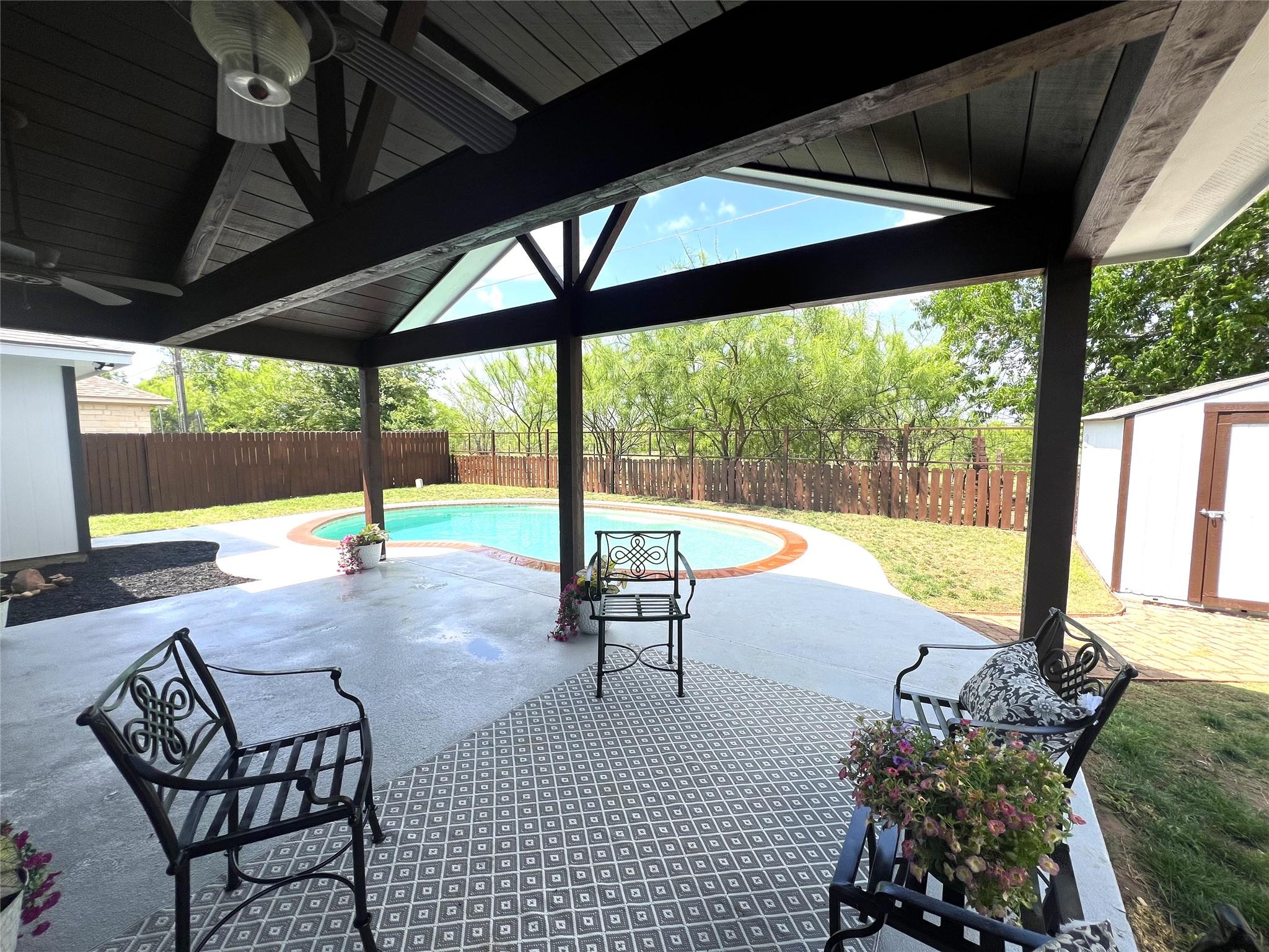 404 Patton Cv, Bastrop, TX 78602