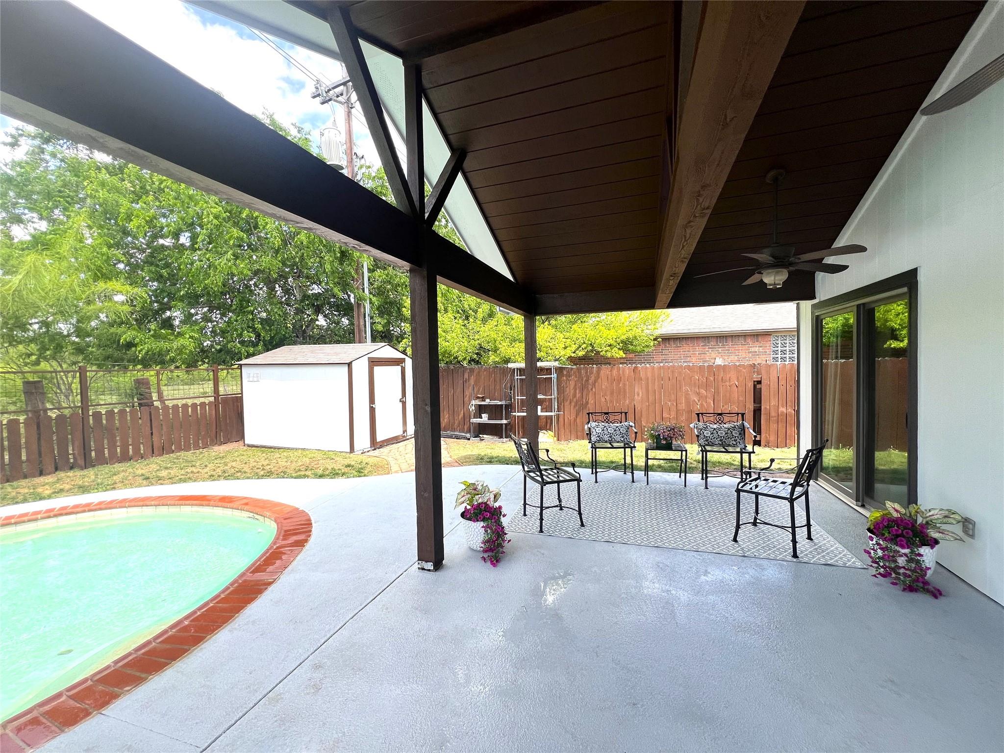 404 Patton Cv, Bastrop, TX 78602