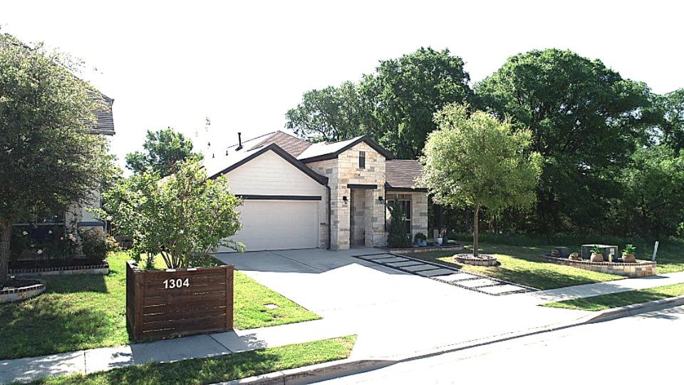 1300 Goldilocks Ln, Manchaca, TX 78652