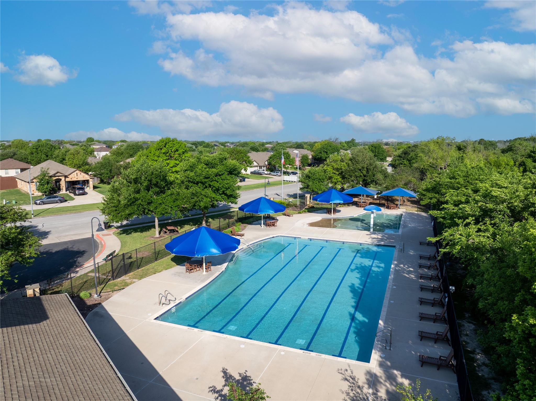 212 Llano River Trl, Hutto, TX 78634