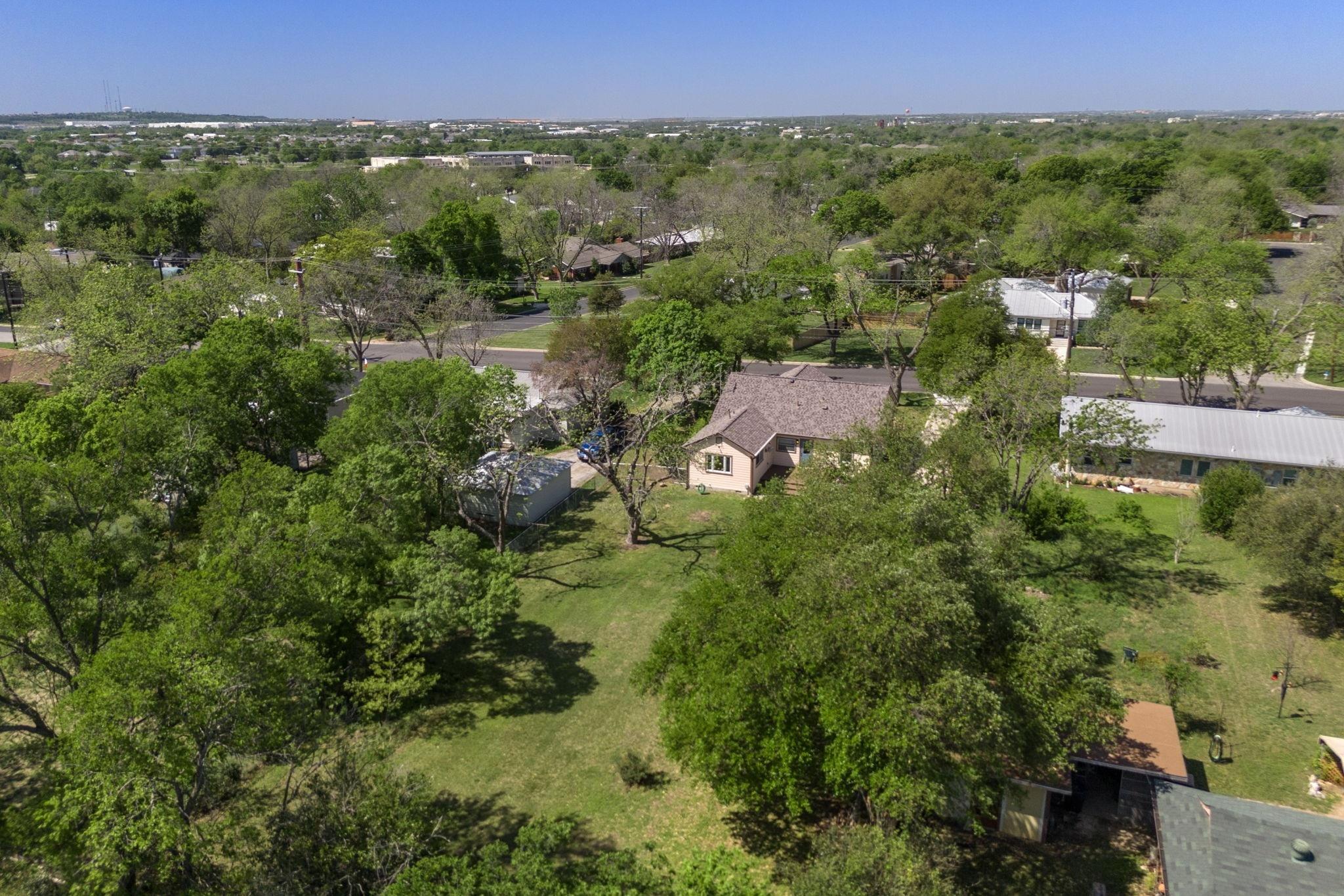 1407 Hutto Rd, Georgetown, TX 78626