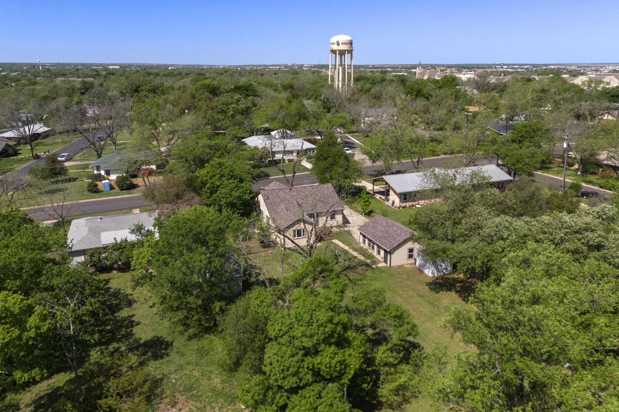 1407 Hutto Rd, Georgetown, TX 78626