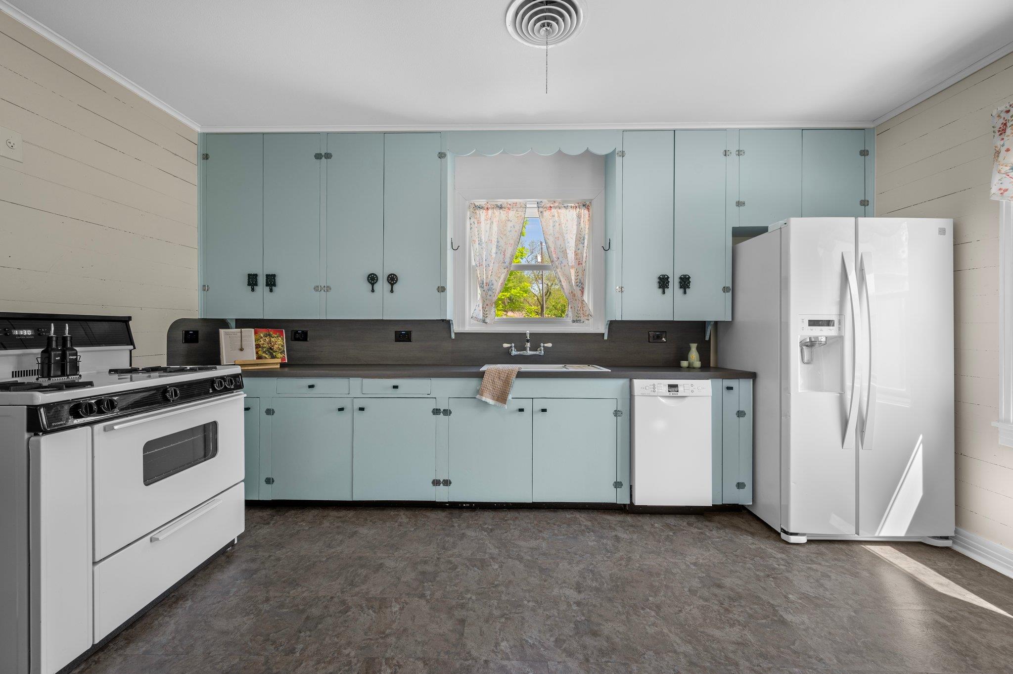 1407 Hutto Rd, Georgetown, TX 78626