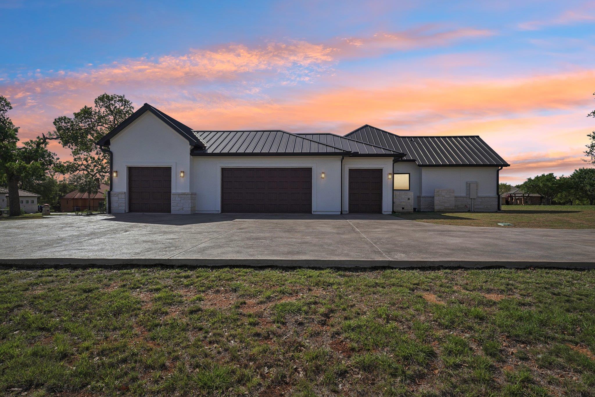116 Mitchell Creek Dr, Horseshoe Bay, TX 78657