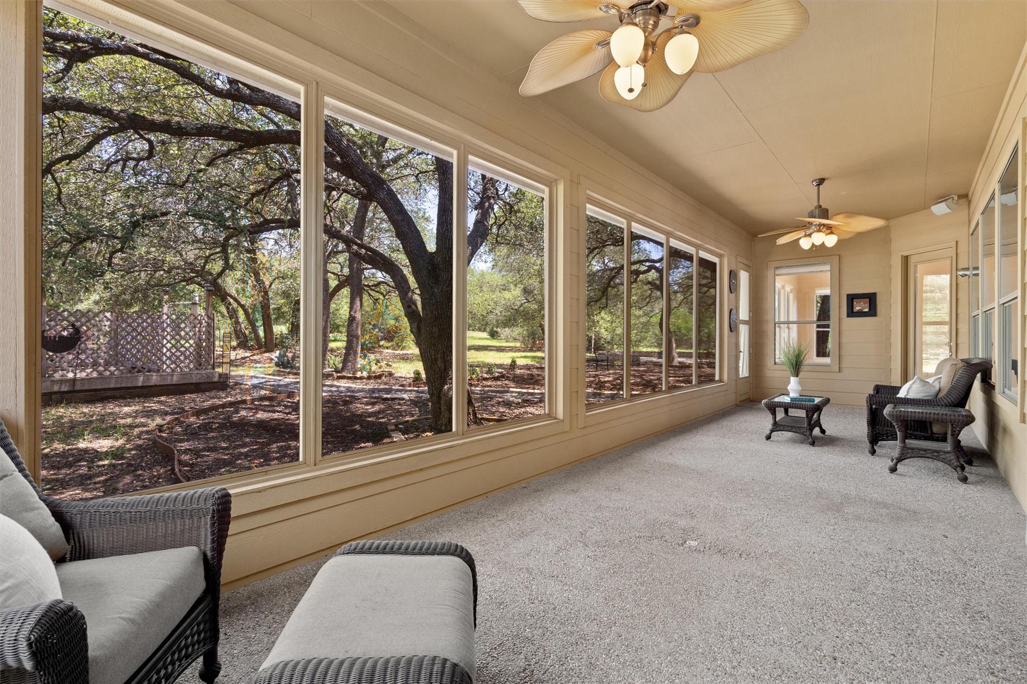 17109 Northlake Hills Dr, Jonestown, TX 78645