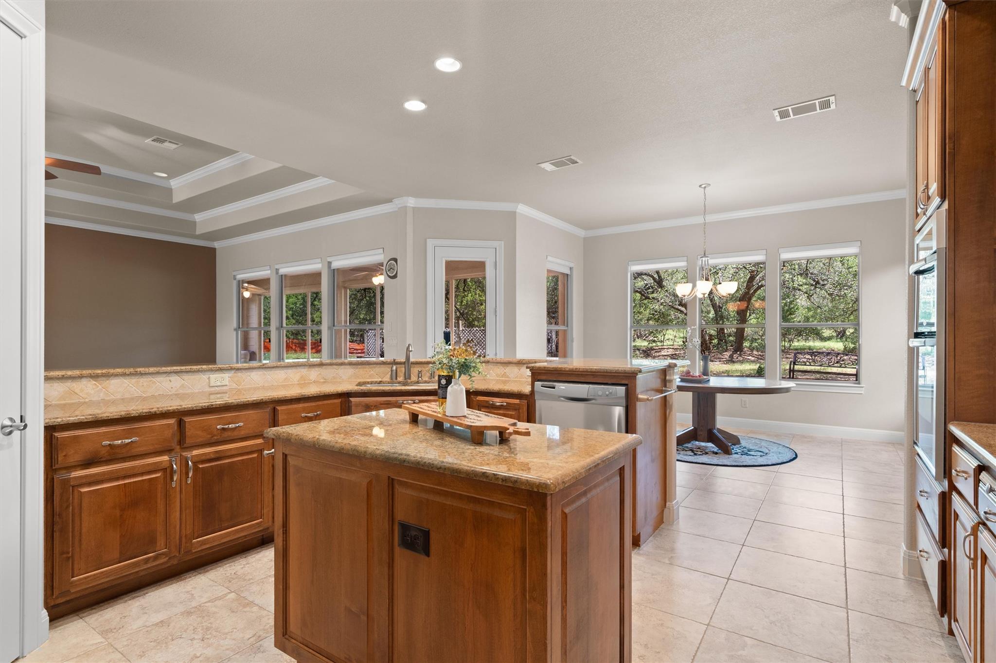 17109 Northlake Hills Dr, Jonestown, TX 78645