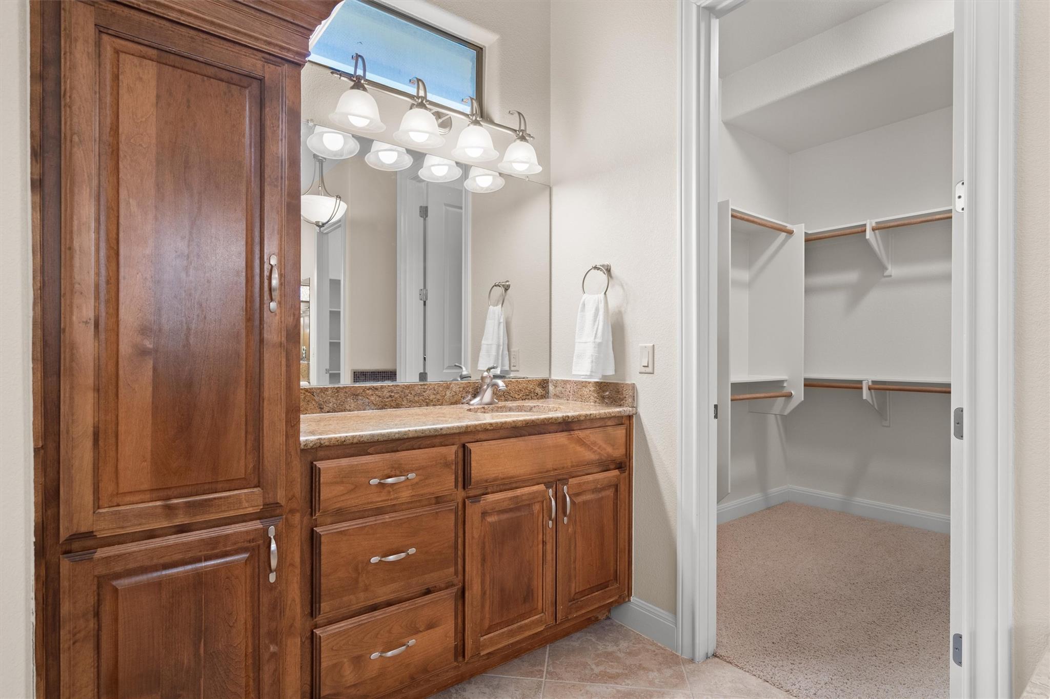 17109 Northlake Hills Dr, Jonestown, TX 78645