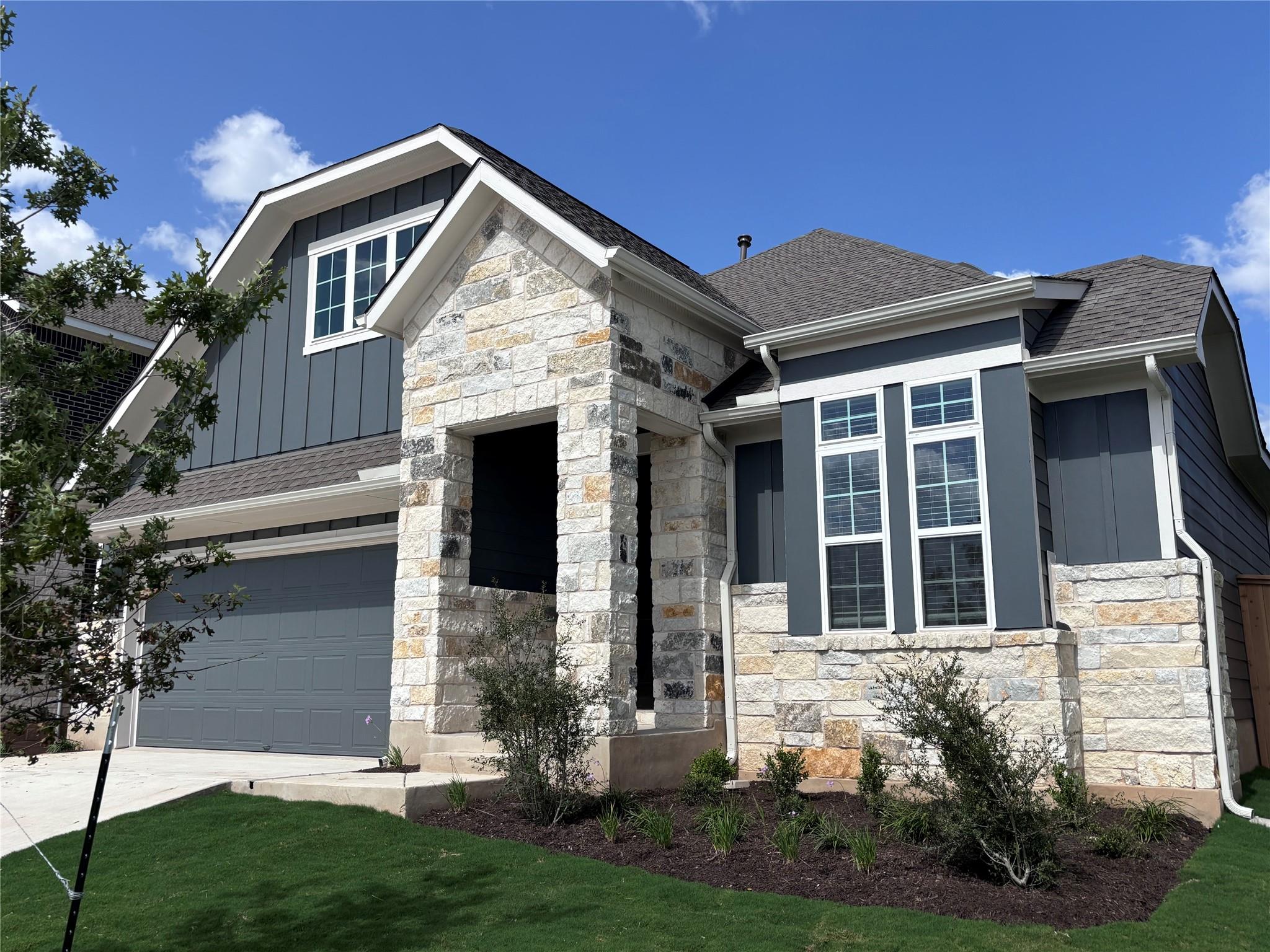 181 Coleto Trl, Cedar Creek, TX 78602