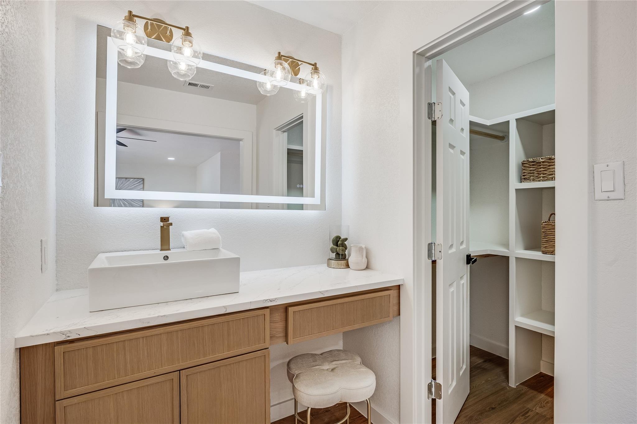 12305 Rustic Manor Ct, Austin, TX 78750