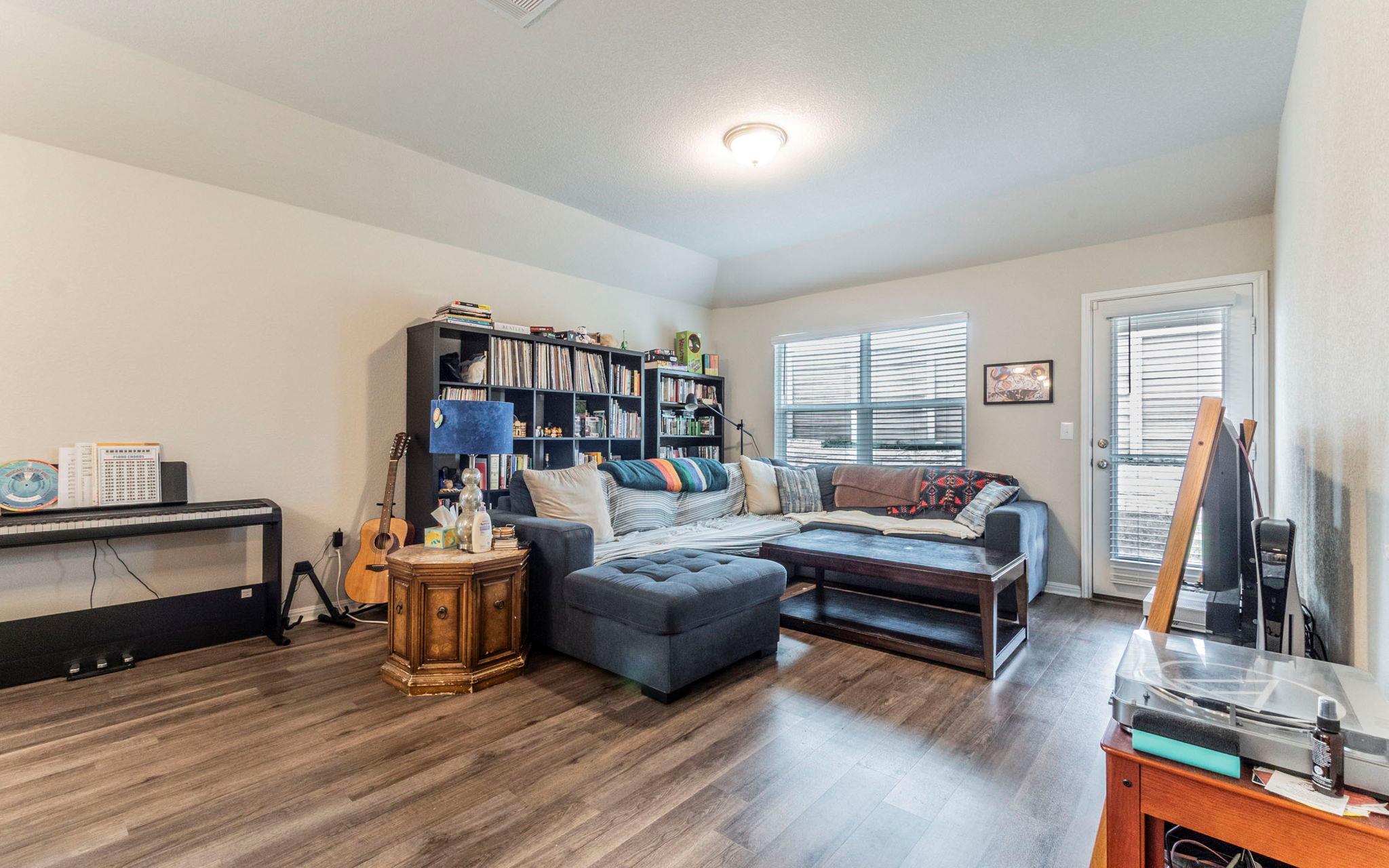 201 Frederick Dr, Georgetown, TX 78626