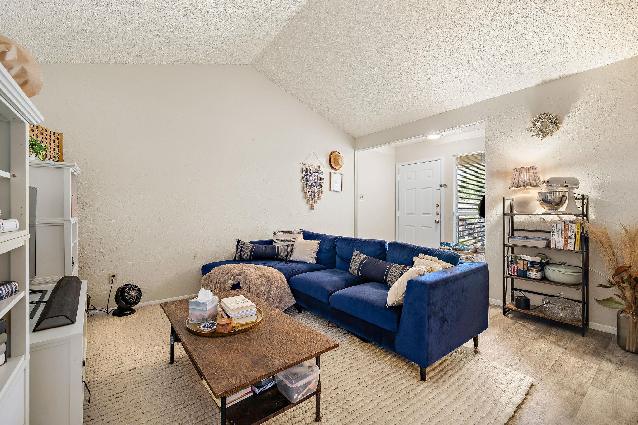 1202 Dobie Dr, Austin, TX 78753