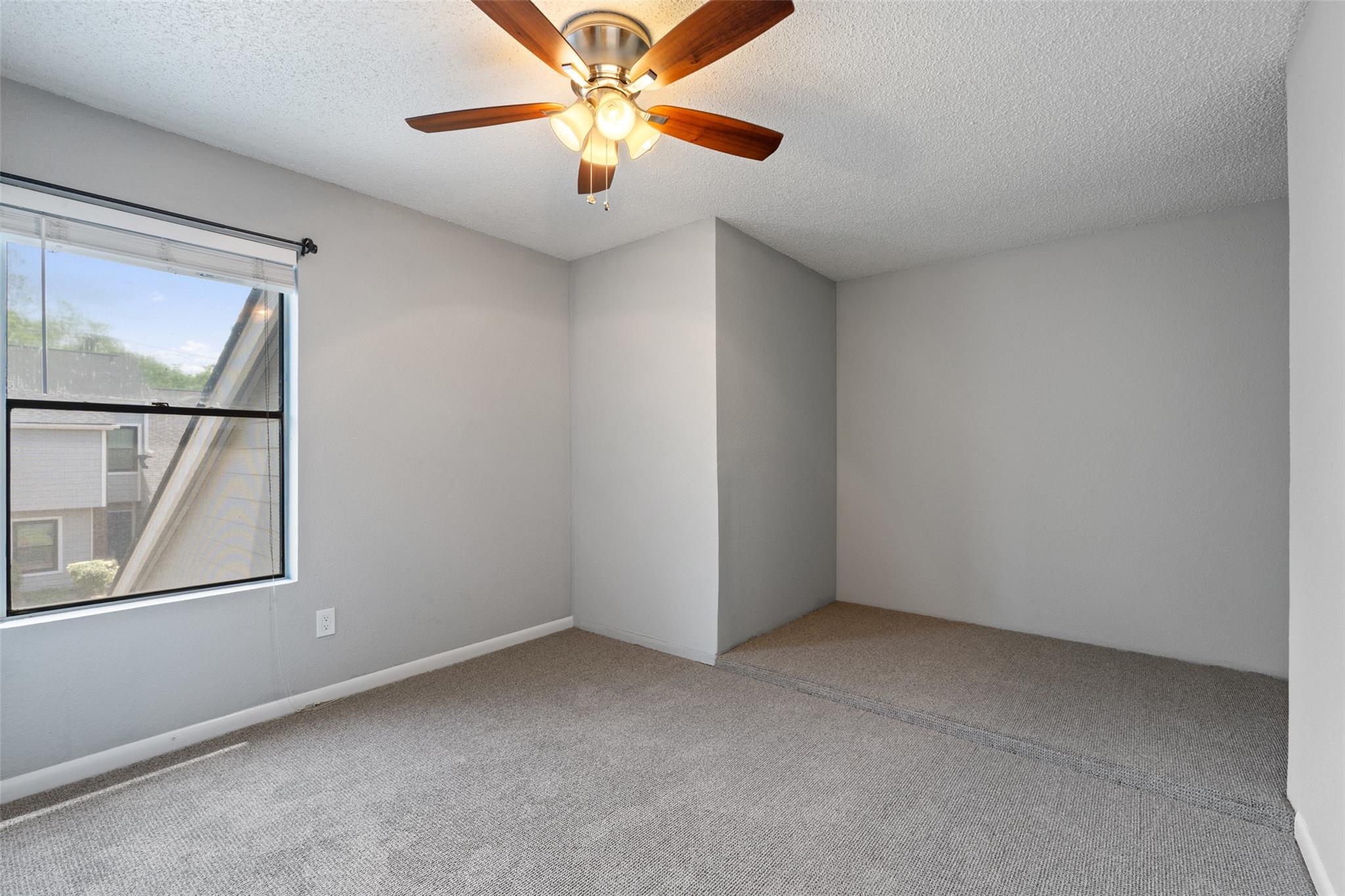 7635 Guadalupe St # 102, Austin, TX 78752